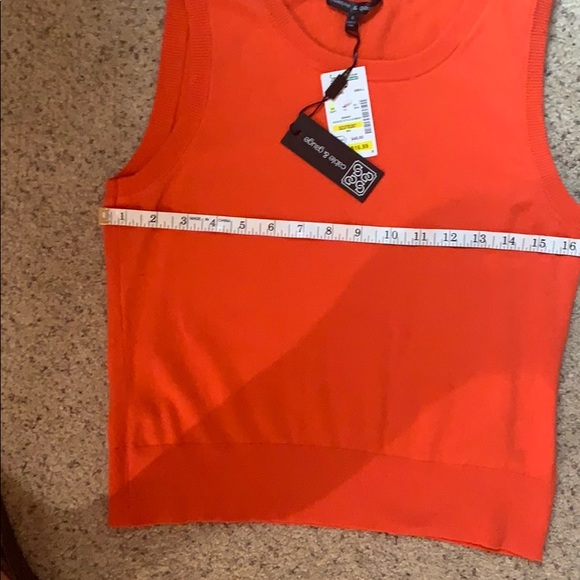 Red tank - Picture 2 of 3